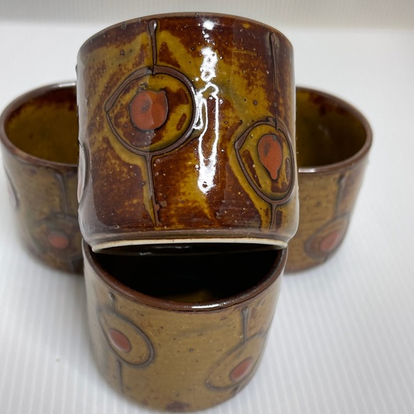 Set of 4 Vintage Ceramic Cups - Picture 2 of 3